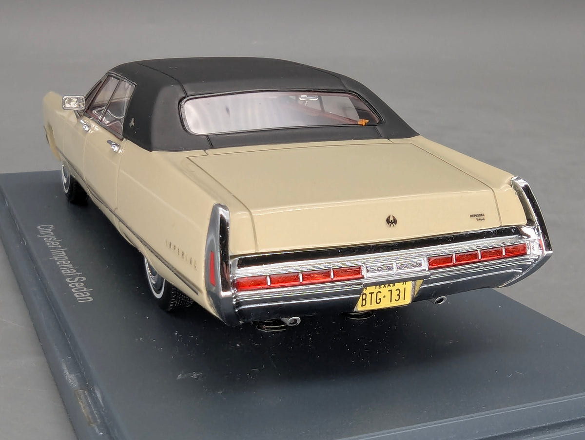 Modellautos 1:43 Neo Scale Models 44731 Chrysler Imperial Sedan mit OVP