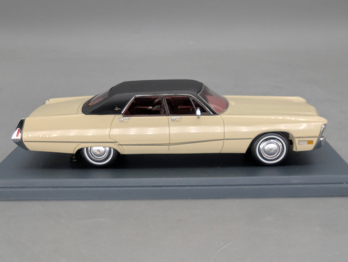 Modellautos 1:43 Neo Scale Models 44731 Chrysler Imperial Sedan mit OVP