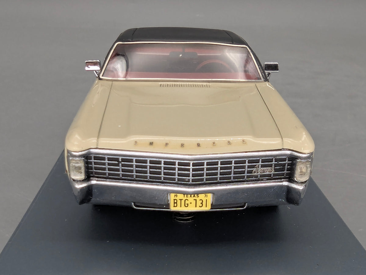 Modellautos 1:43 Neo Scale Models 44731 Chrysler Imperial Sedan mit OVP