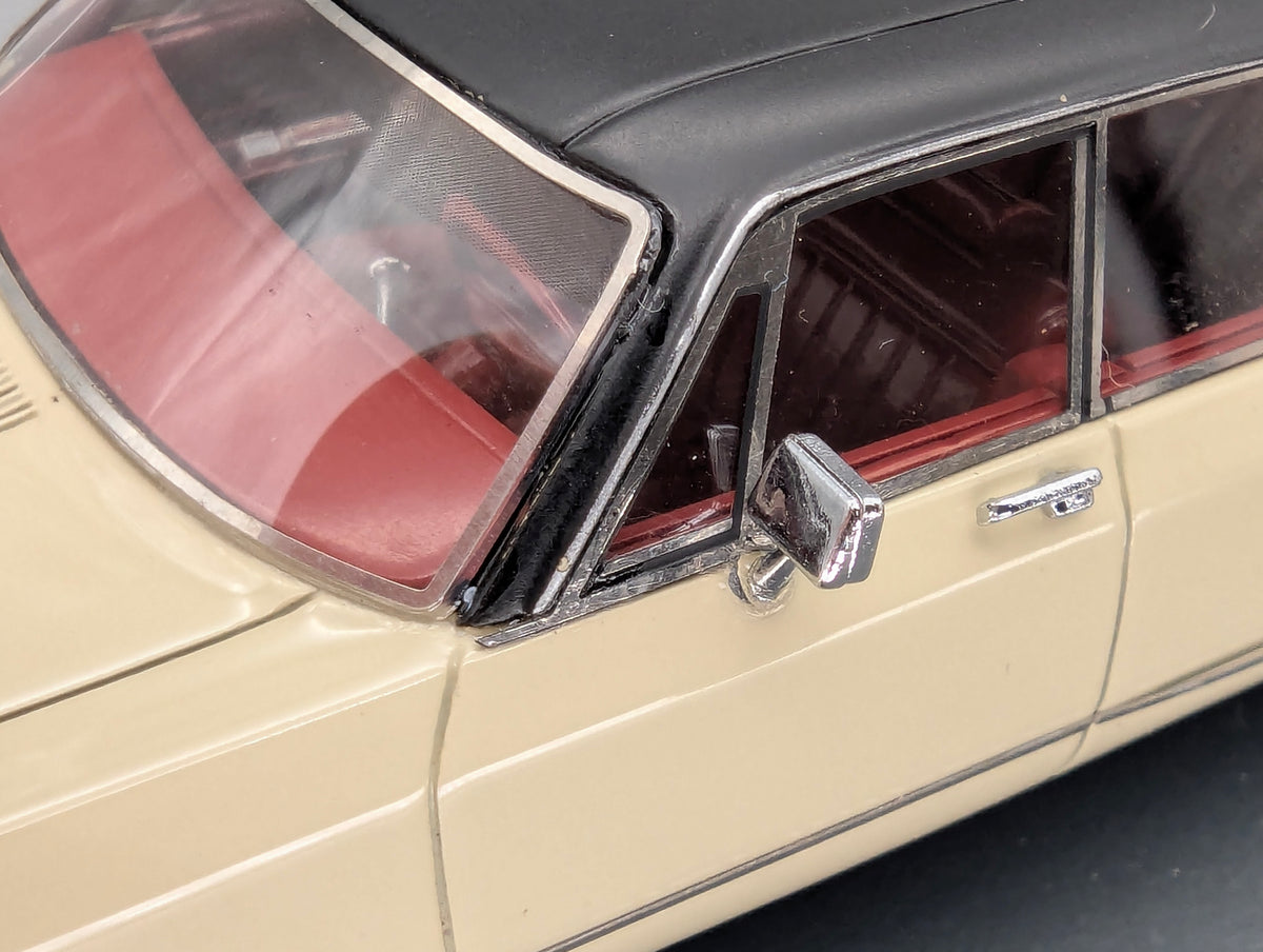 Modellautos 1:43 Neo Scale Models 44731 Chrysler Imperial Sedan mit OVP