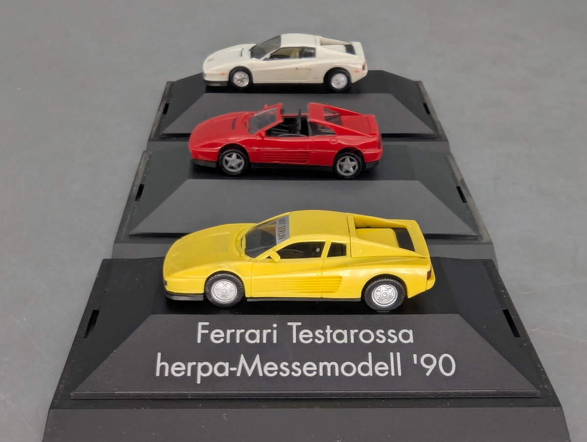 Modellautos 1:87 Herpa Ferrari 3-tlg Set 2x Testarossa 1x 348ts mit Vitrinen
