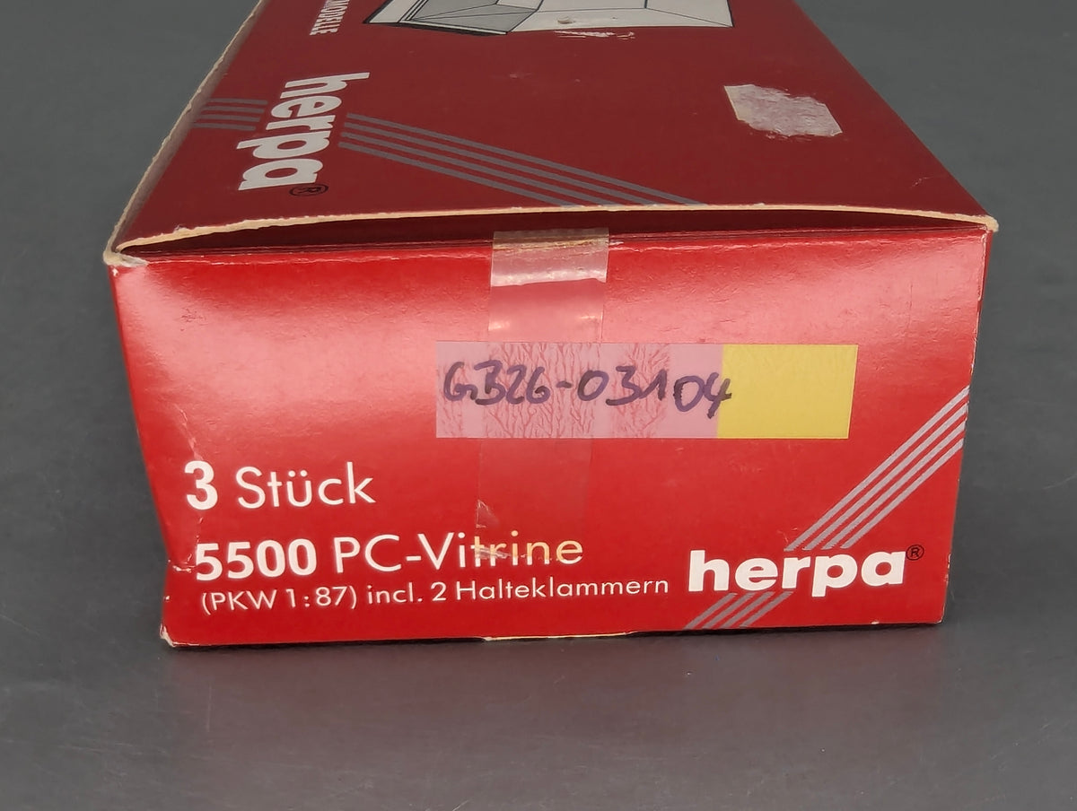 Modellautos 1:87 Herpa Ferrari 3-tlg Set 2x rot, 1x schwarz mit Vitrinen