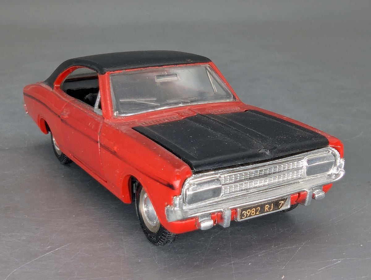 Modellauto 1:43 Dinky Toys 1420 heute Mattel Opel Commodore mirt OVP
