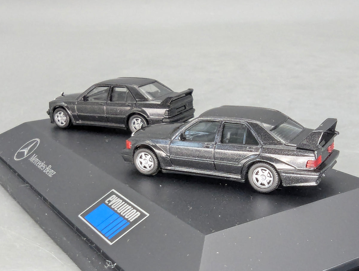 Modellautos 1:87 Herpa Mercedes Benz 190E EVO I + II 2-tlg Set mit Dealer OVP
