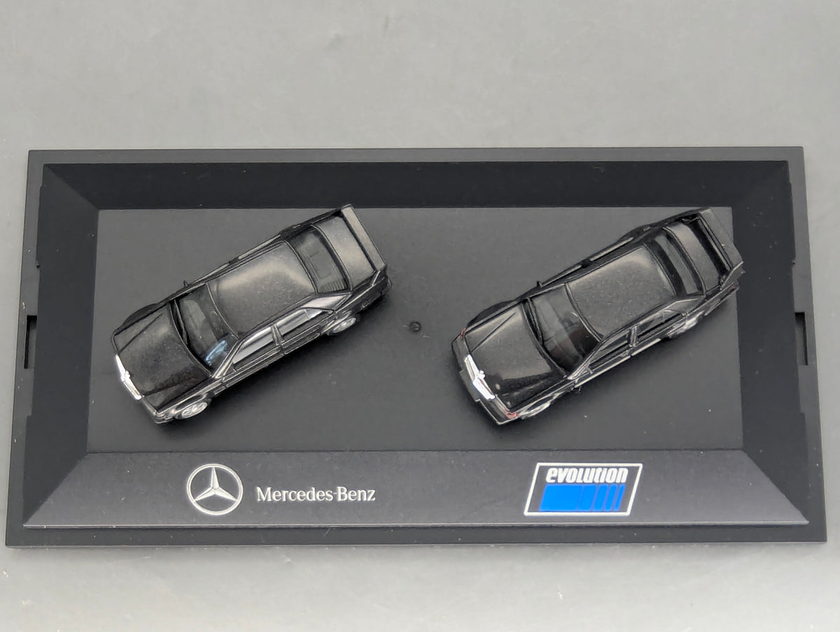Modellautos 1:87 Herpa Mercedes Benz 190E EVO I + II 2-tlg Set mit Dealer OVP