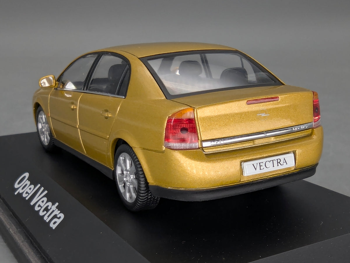 Modellautos 1:43 Schuco Opel Vectra 4-Türer Gold mit Dealer OVP