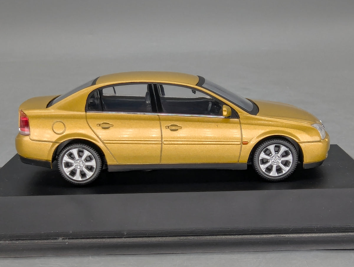 Modellautos 1:43 Schuco Opel Vectra 4-Türer Gold mit Dealer OVP