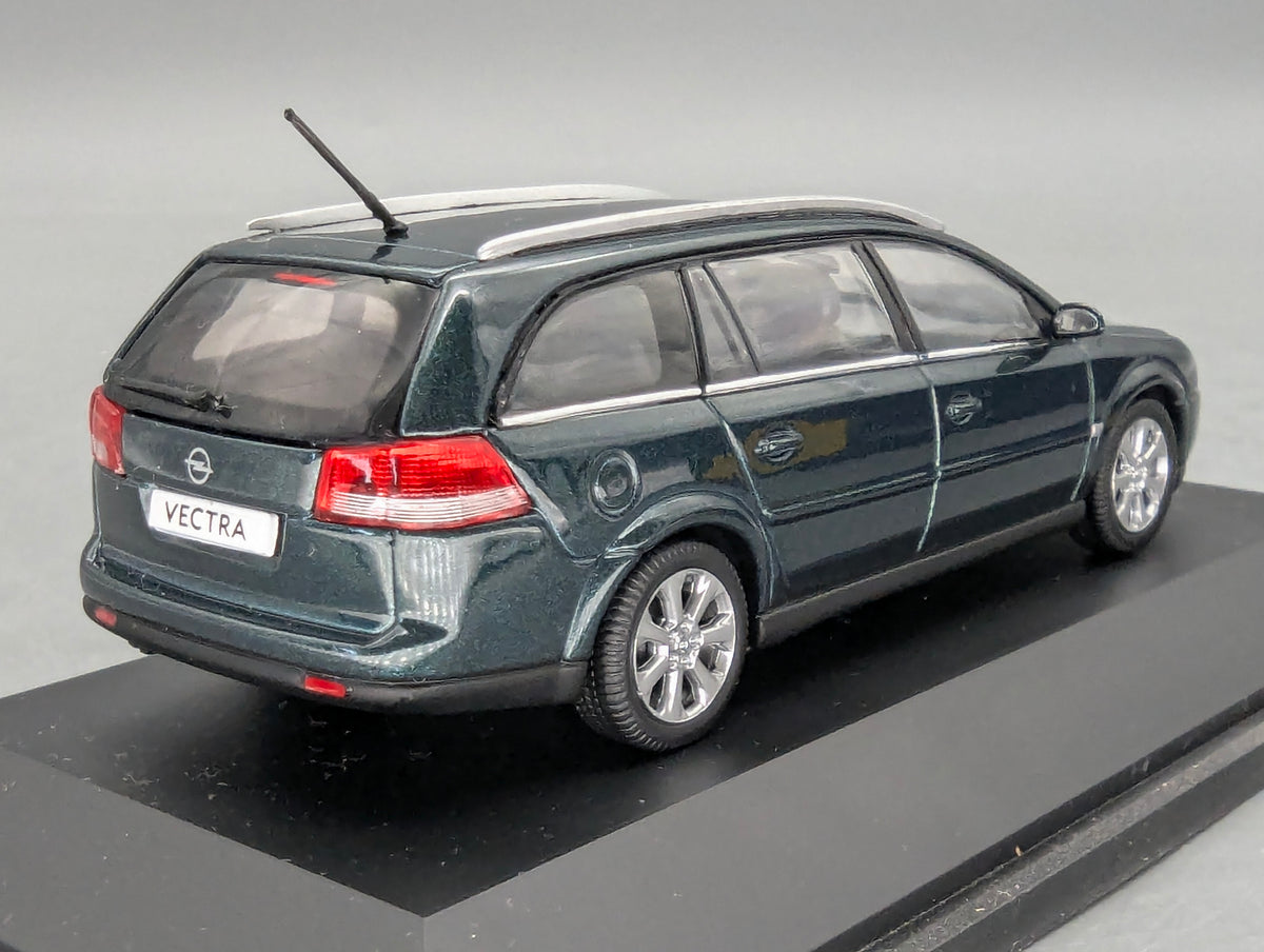 Modellautos 1:43 Schuco Opel Vectra Caravan Dunkelgrün Metallic mit Dealer OVP