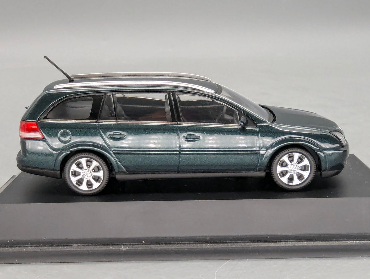 Modellautos 1:43 Schuco Opel Vectra Caravan Dunkelgrün Metallic mit Dealer OVP