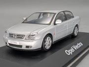 Modellautos 1:43 Schuco Opel Vectra 4-Türer Silber Metallic mit Dealer OVP