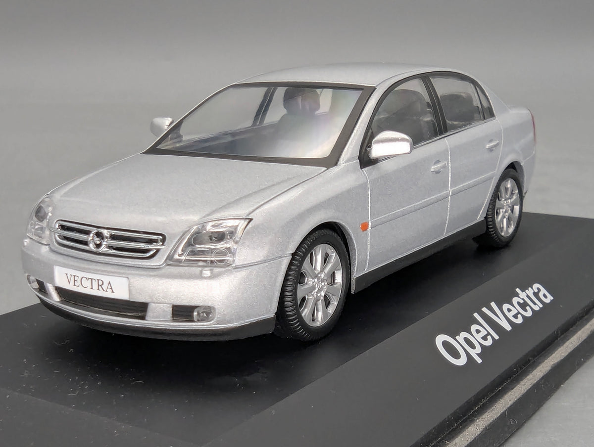 Modellautos 1:43 Schuco Opel Vectra 4-Türer Silber Metallic mit Dealer OVP
