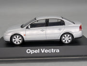 Modellautos 1:43 Schuco Opel Vectra 4-Türer Silber Metallic mit Dealer OVP