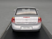 Modellautos 1:43 Schuco Opel Vectra 4-Türer Silber Metallic mit Dealer OVP
