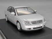Modellautos 1:43 Schuco Opel Vectra 4-Türer Silber Metallic mit Dealer OVP