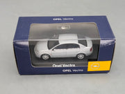 Modellautos 1:43 Schuco Opel Vectra 4-Türer Silber Metallic mit Dealer OVP