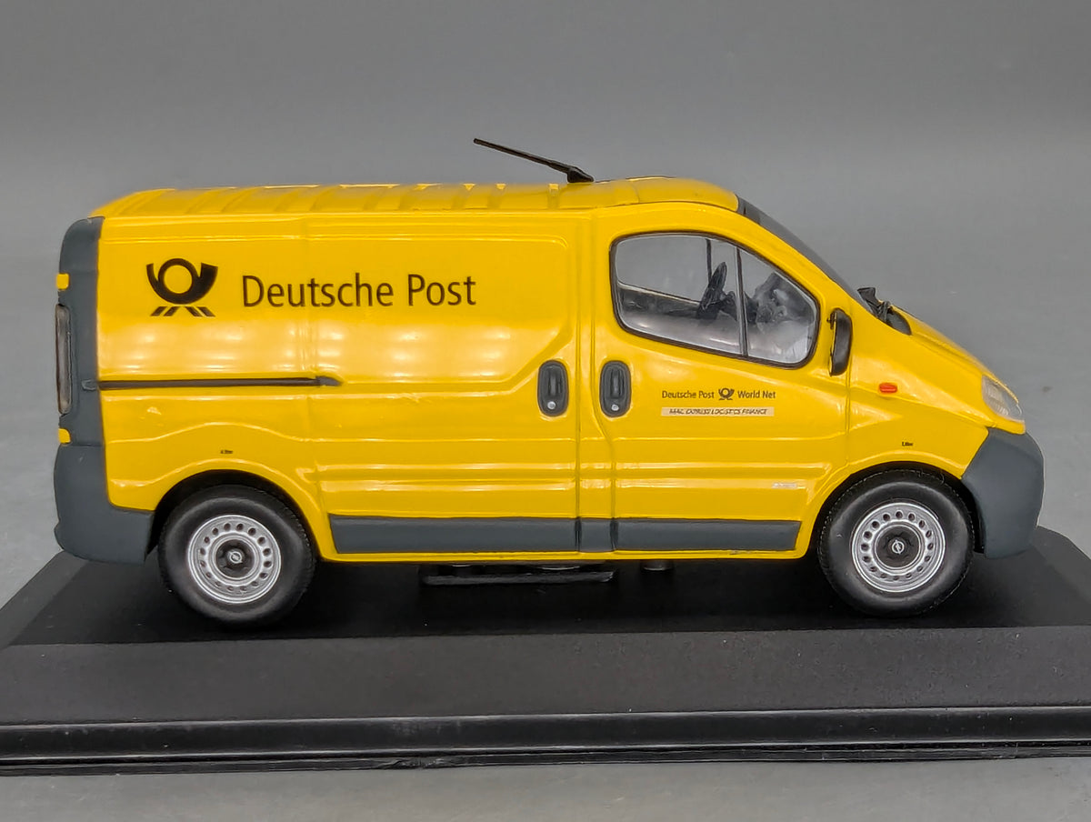 Modellautos 1:43 Minichamps Opel Vivaro Kasten 2001 Deutsche Post Gelb mit Vitrine