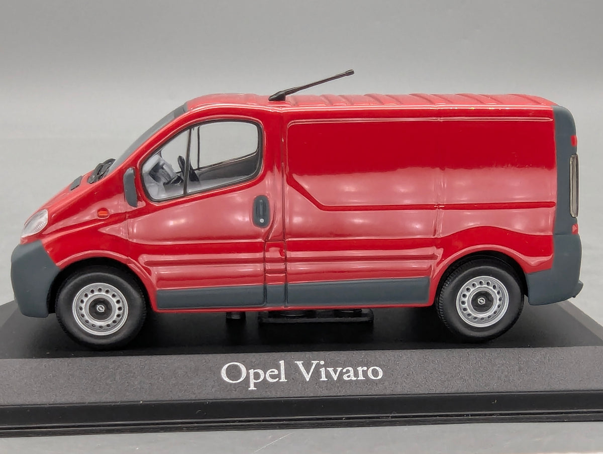 Modellautos 1:43 Minichamps Opel Vivaro Rot mit Dealer OVP