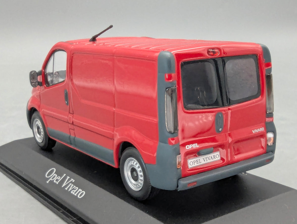 Modellautos 1:43 Minichamps Opel Vivaro Rot mit Dealer OVP