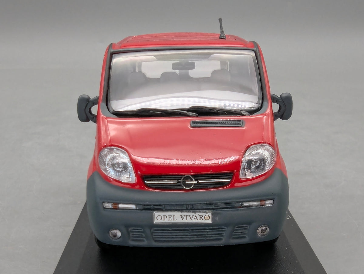 Modellautos 1:43 Minichamps Opel Vivaro Rot mit Dealer OVP