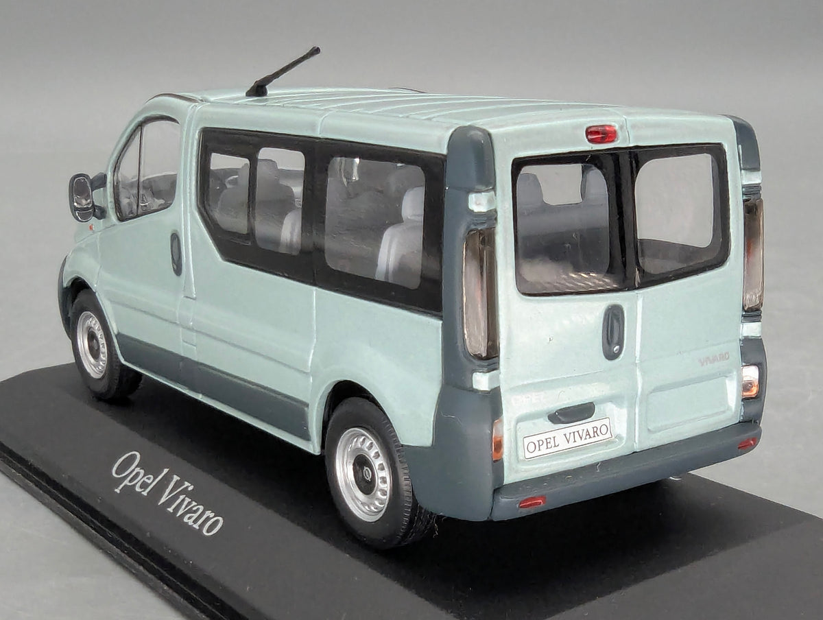 Modellautos 1:43 Minichamps Opel Vivaro Silber-Grün mit Dealer OVP