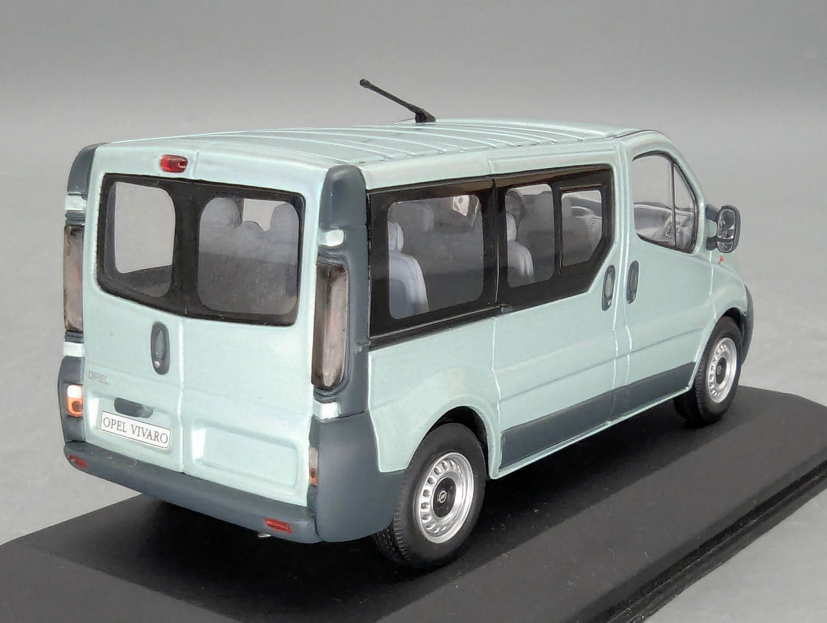 Modellautos 1:43 Minichamps Opel Vivaro Silber-Grün mit Dealer OVP