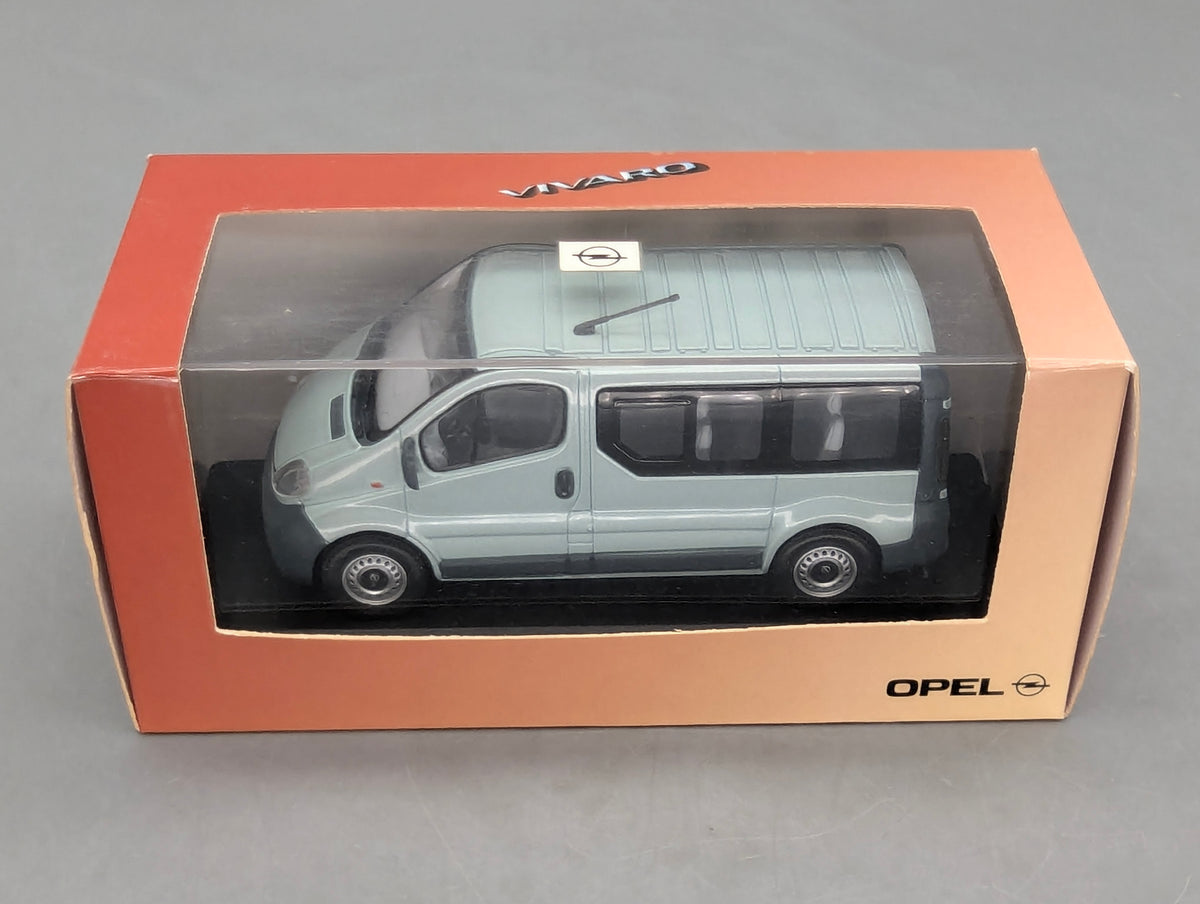 Modellautos 1:43 Minichamps Opel Vivaro Silber-Grün mit Dealer OVP