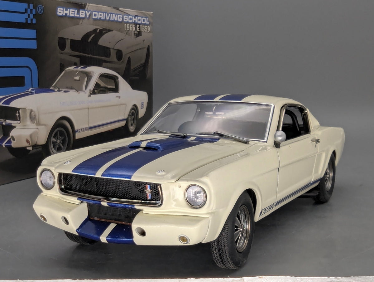 Modellautos 1:18 ACME Shelby Driving School G.T. 350 1965 mit OVP