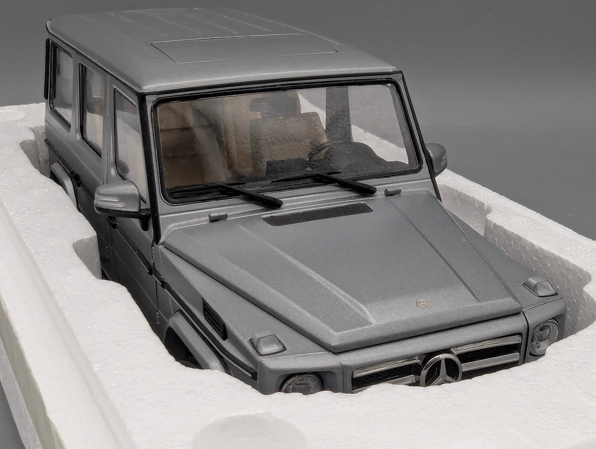 Modellautos 1:18 iScale Mercedes Benz G Klasse mit OVP
