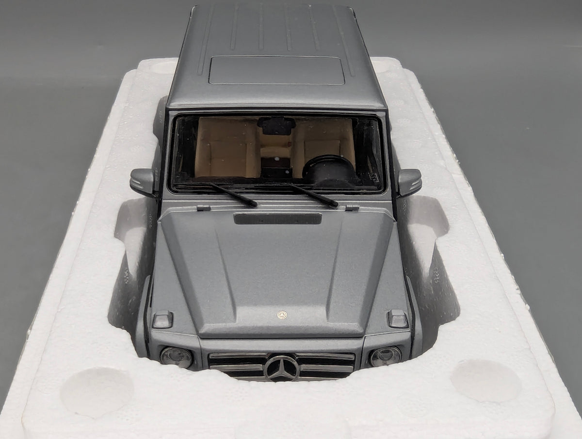 Modellautos 1:18 iScale Mercedes Benz G Klasse mit OVP