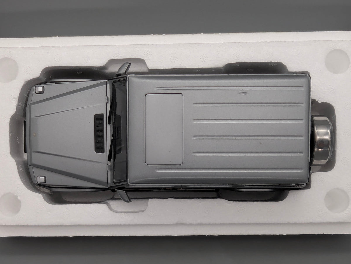 Modellautos 1:18 iScale Mercedes Benz G Klasse mit OVP