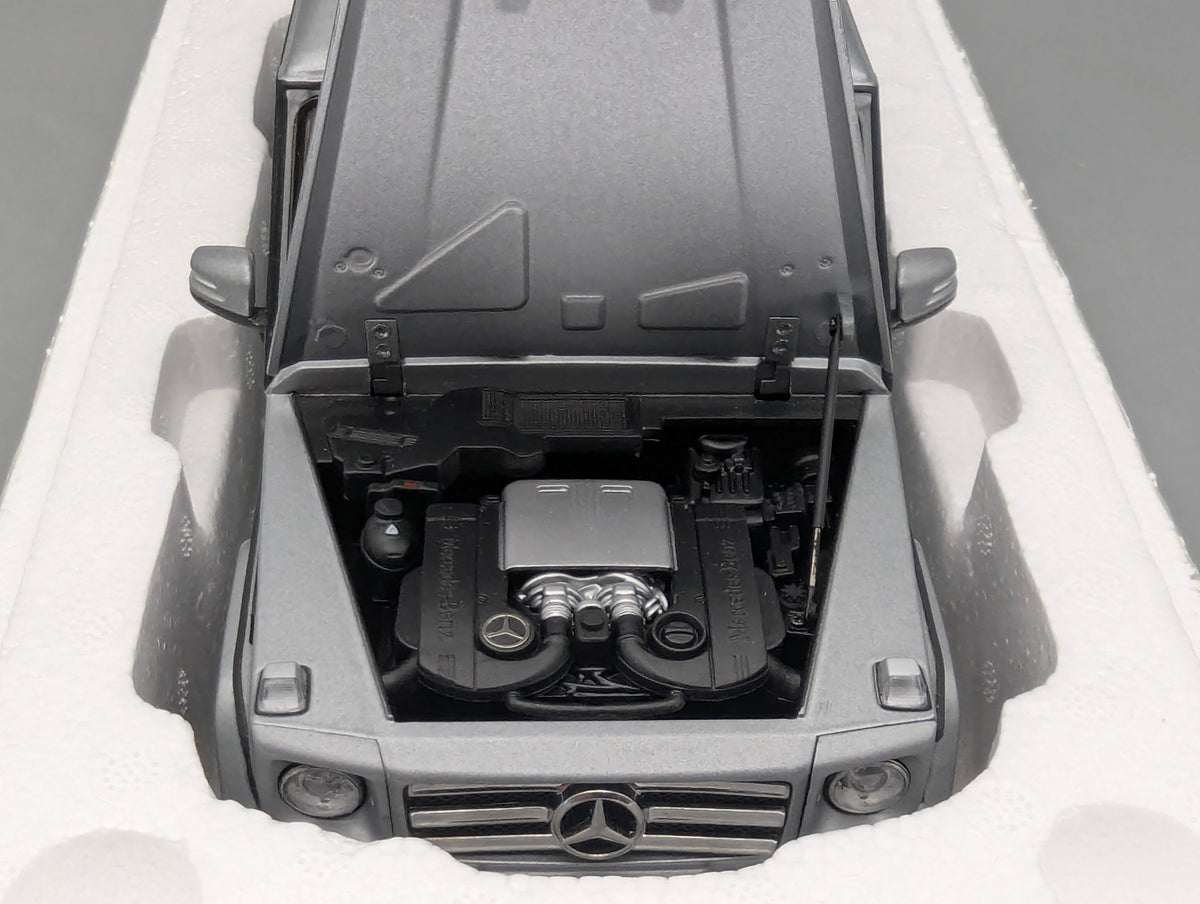 Modellautos 1:18 iScale Mercedes Benz G Klasse mit OVP