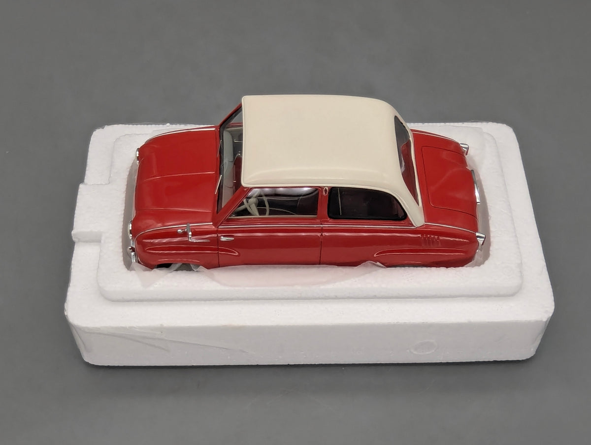 Modellautos 1:18 Schuco Pro.R18 Goggomobil Limousine Rot Weiß mit OVP