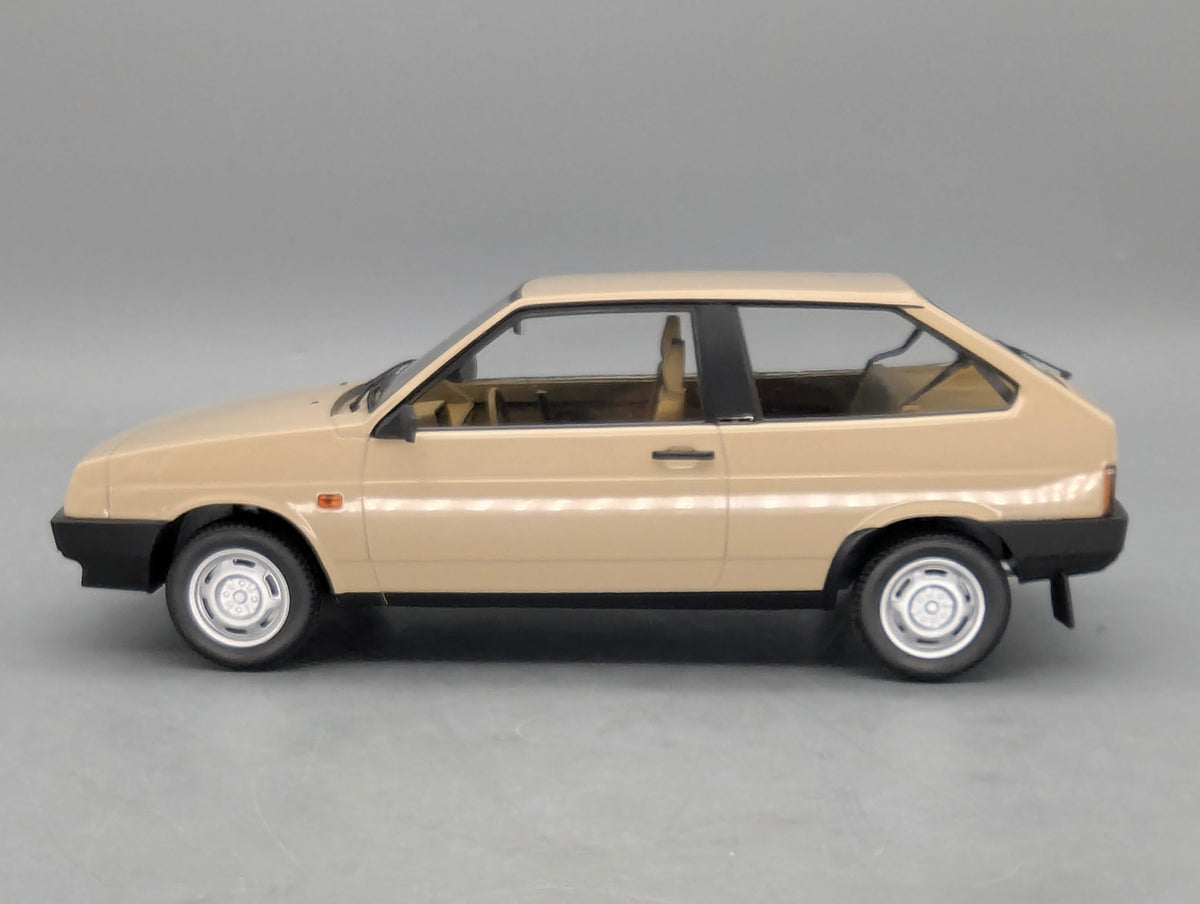 Modellautos 1:18 KK-Scale Lada Samara 1300 mit OVP