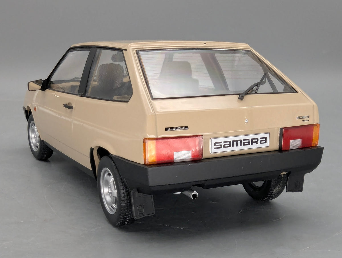 Modellautos 1:18 KK-Scale Lada Samara 1300 mit OVP