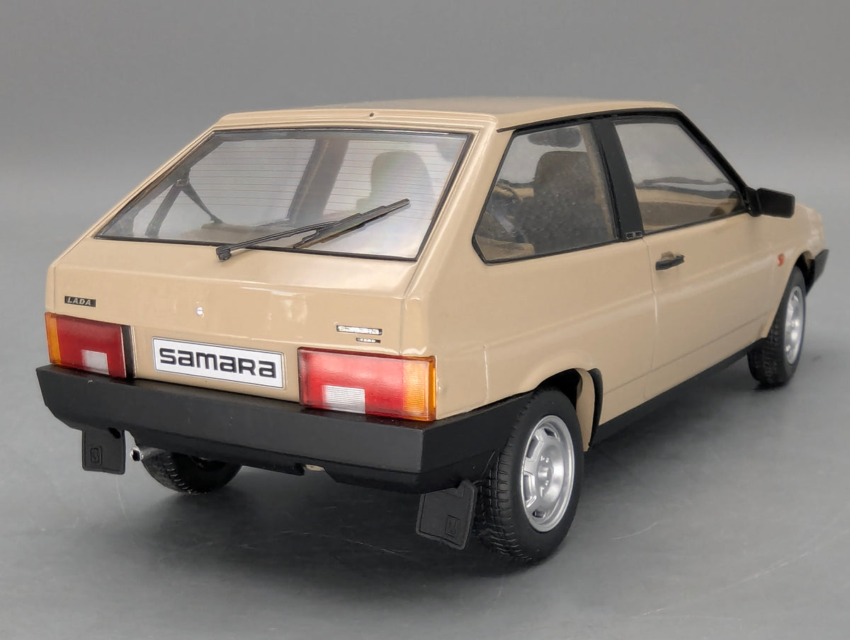 Modellautos 1:18 KK-Scale Lada Samara 1300 mit OVP