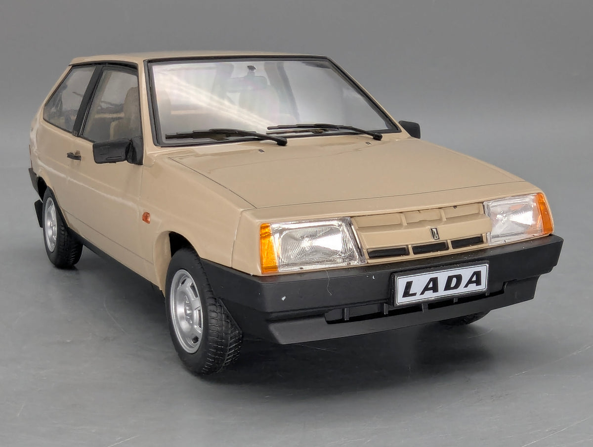 Modellautos 1:18 KK-Scale Lada Samara 1300 mit OVP