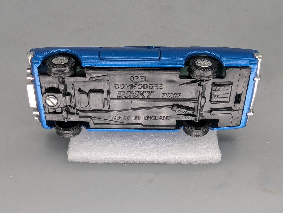 Modellauto 1:43 Dinky Toys 179 heute Mattel Opel Commodore Blau mit OVP