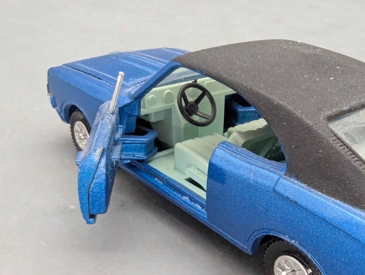 Modellauto 1:43 Dinky Toys 179 heute Mattel Opel Commodore Blau mit OVP