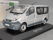Modellautos 1:43 Minichamps Opel Vivaro Silber mit Dealer OVP
