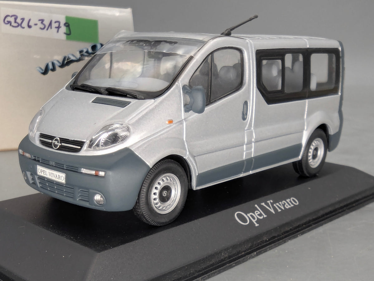 Modellautos 1:43 Minichamps Opel Vivaro Silber mit Dealer OVP