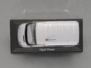 Modellautos 1:43 Minichamps Opel Vivaro Silber mit Dealer OVP