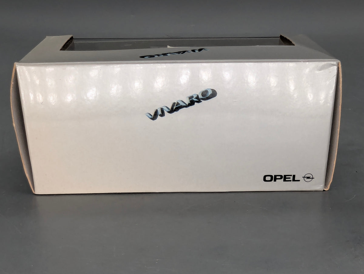 Modellautos 1:43 Minichamps Opel Vivaro Silber mit Dealer OVP