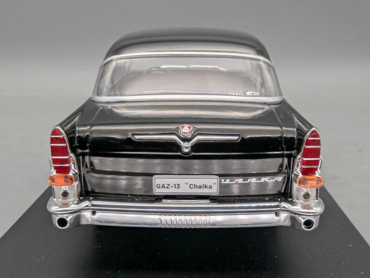 Modellautos 1:24 Whitebox WB 124080 GAZ 13 Chaika Schwarz mit OVP