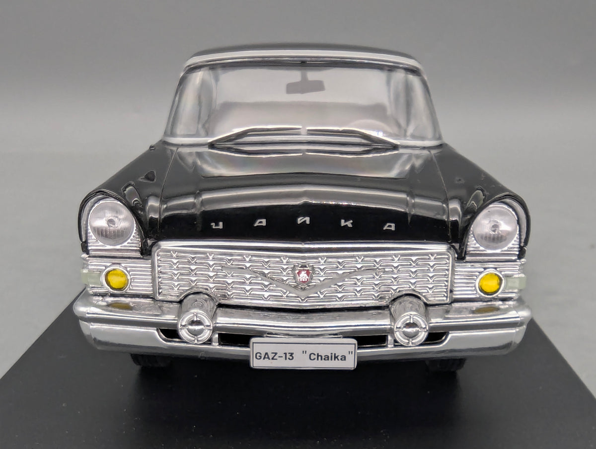 Modellautos 1:24 Whitebox WB 124080 GAZ 13 Chaika Schwarz mit OVP