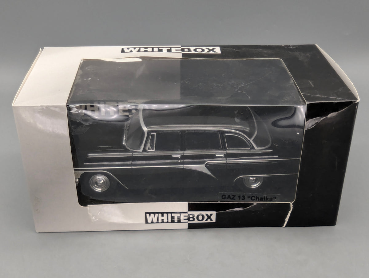 Modellautos 1:24 Whitebox WB 124080 GAZ 13 Chaika Schwarz mit OVP