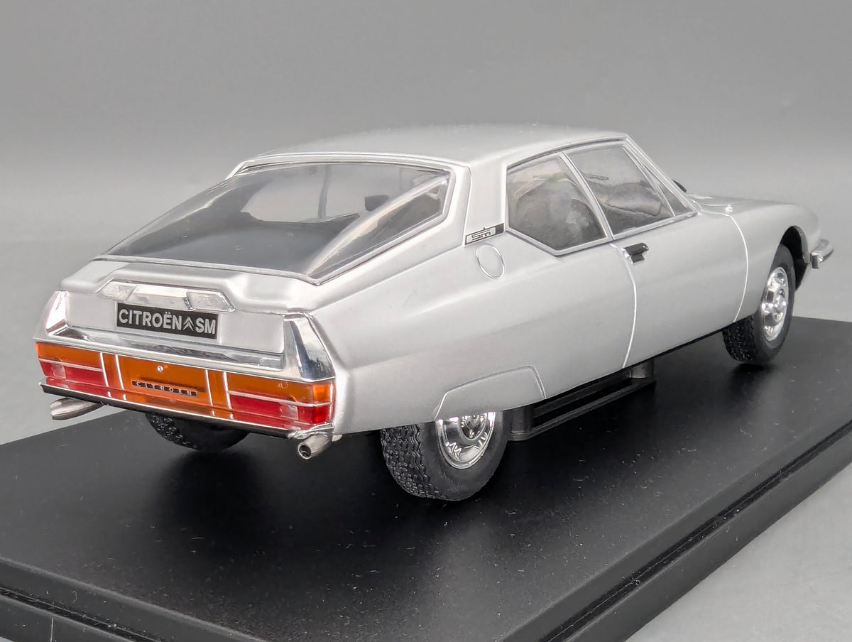 Modellautos 1:24 Whitebox WB 124046 Citroen SM 1970 mit OVP