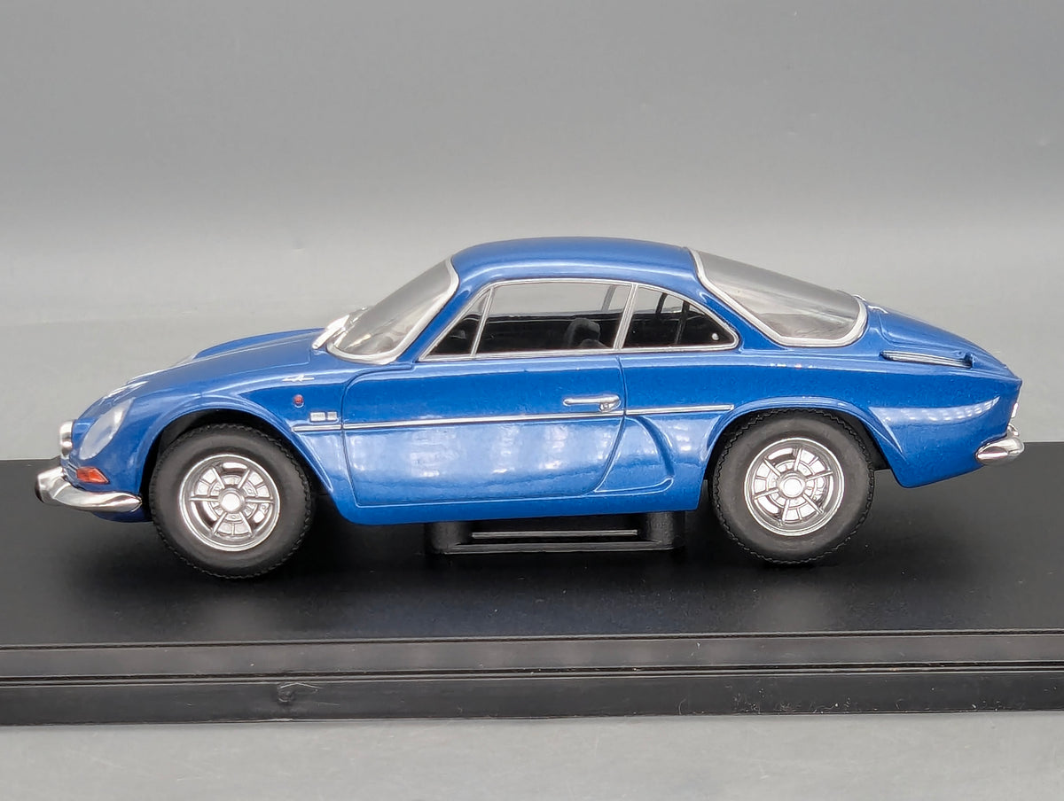 Modellautos 1:24 Whitebox WB 124058 Alpine Renault A110 1300 Metallic Blau OVP
