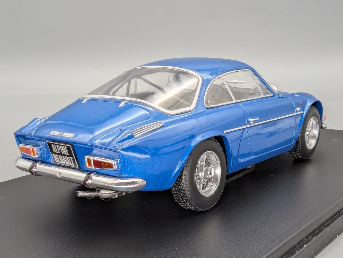 Modellautos 1:24 Whitebox WB 124058 Alpine Renault A110 1300 Metallic Blau OVP