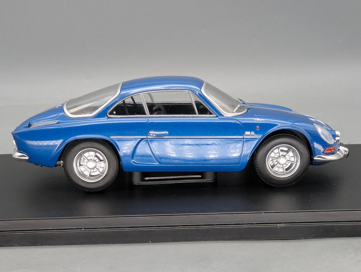 Modellautos 1:24 Whitebox WB 124058 Alpine Renault A110 1300 Metallic Blau OVP