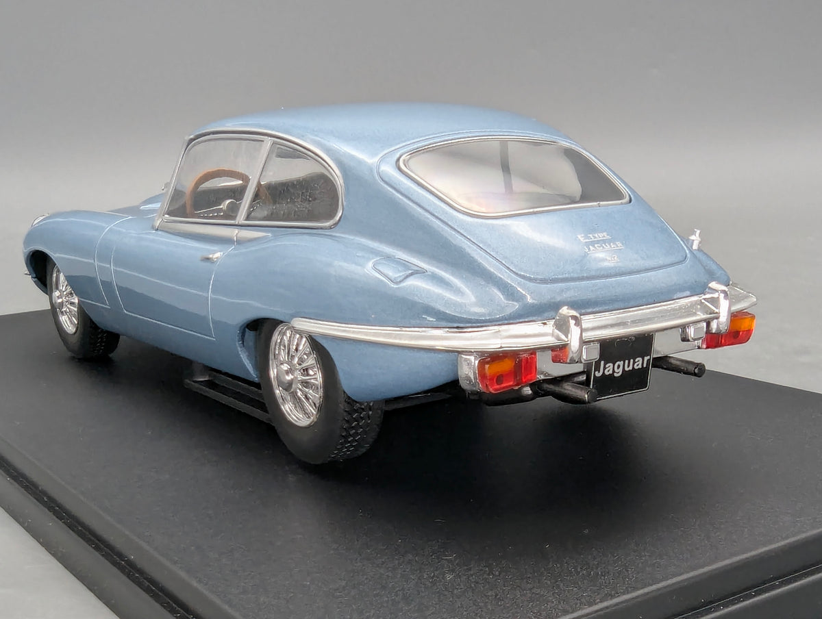 Modellautos 1:24 Whitebox WB 124039 Jaguar E-Type Metallic Blau OVP